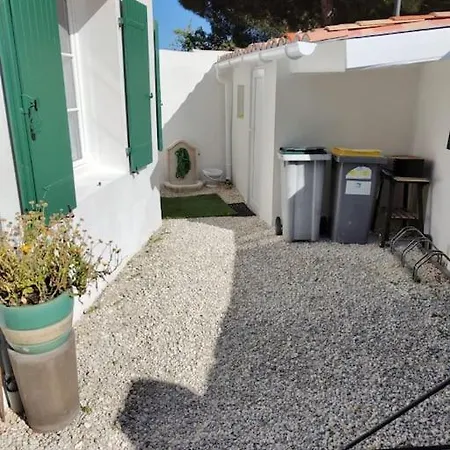 Maison Flottaise Chaleureuse Nyaraló *