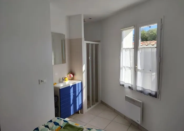 Maison Flottaise Chaleureuse Nyaraló *