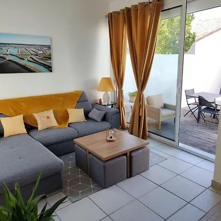 Maison Flottaise Chaleureuse 라플로트